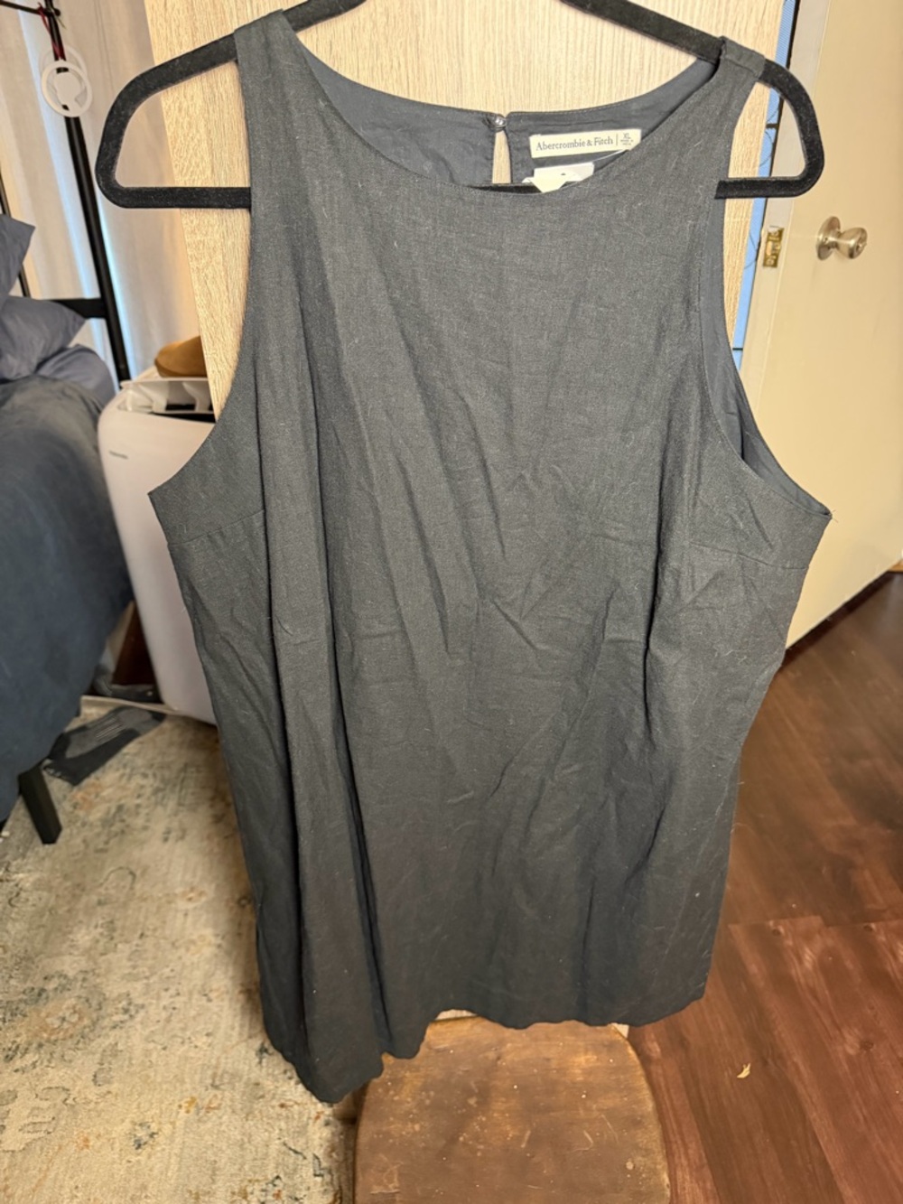 Abercrombie & Fitch Black Sleeveless Shift Dress